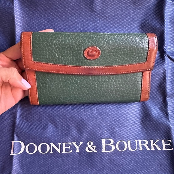 Dooney & Bourke Vintage "Drawstring Bucket shoulder bag - Picture 7 of 10